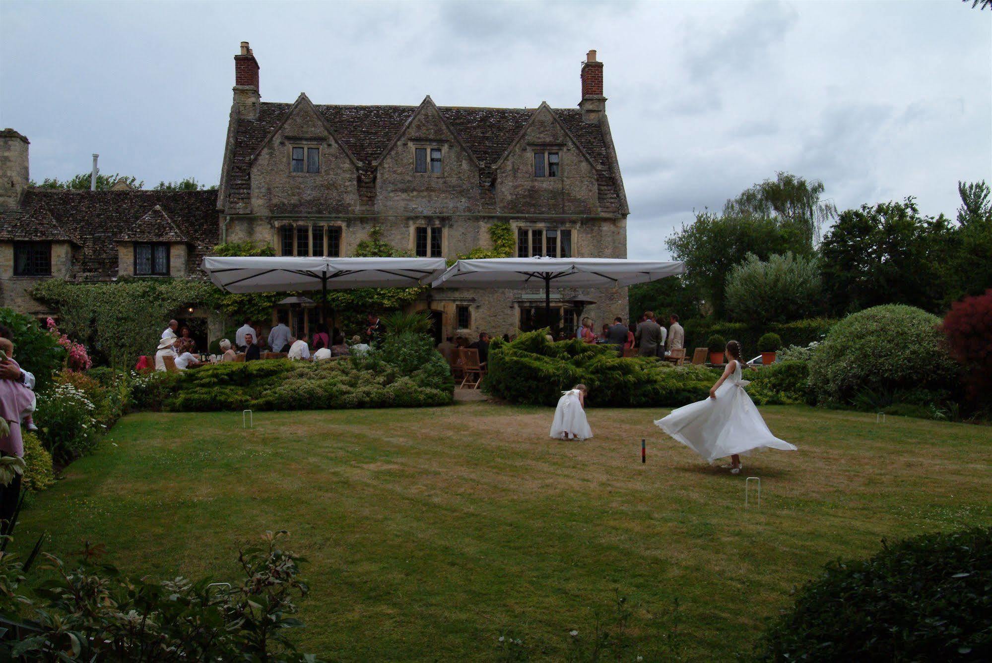 Hotel The Double Red Duke, Cotswolds Witney Exterior foto